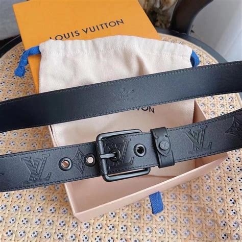 LV Belt, voyage 35 maroon 90, and only worn a..